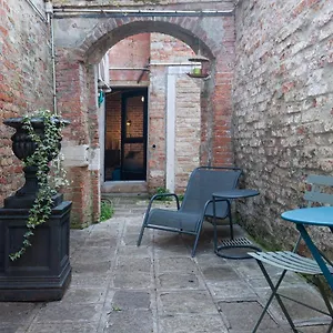 Casa Lorenzo_venisejetaime Venice